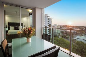 H on Mitchell Apartment Hotel