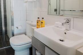 H on Mitchell Apartment Hotel