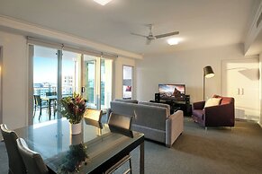 H on Mitchell Apartment Hotel