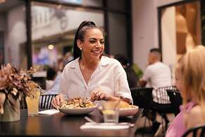 H on Mitchell Apartment Hotel