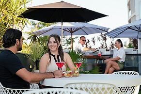 H on Mitchell Apartment Hotel