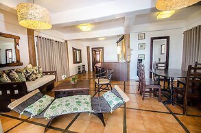 White House Beach Resort