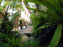 White House Beach Resort