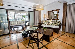 White House Beach Resort