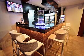 White House Beach Resort