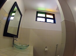 White House Beach Resort