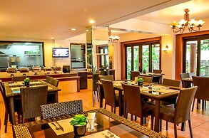 White House Beach Resort