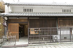 Guesthouse Tomari-ya Caters to Women