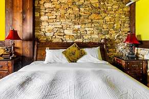 Provence Rose Lodge in Ching Jing