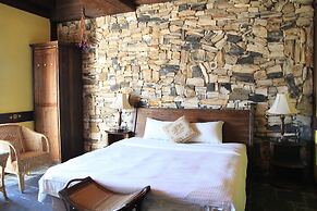 Provence Rose Lodge in Ching Jing