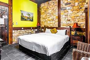 Provence Rose Lodge in Ching Jing