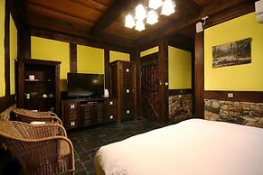 Provence Rose Lodge in Ching Jing