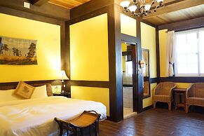 Provence Rose Lodge in Ching Jing