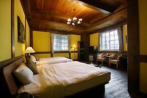 Provence Rose Lodge in Ching Jing