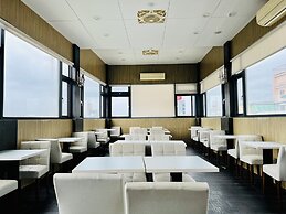 Mucha Hotel