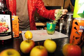 Amsterdam Teleport Hotel