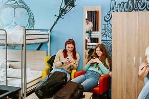 Amsterdam Teleport Hotel