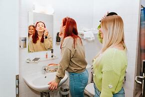 Amsterdam Teleport Hotel