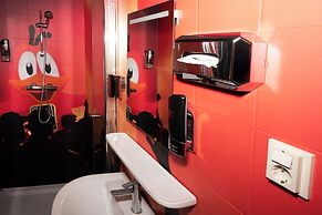 Amsterdam Teleport Hotel