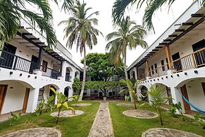 Hotel Sansiraka Suites By GEH Suites