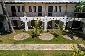 Hotel Sansiraka Suites By GEH Suites