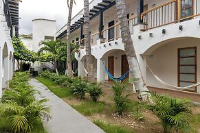 Hotel Sansiraka Suites By GEH Suites