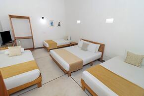 Hotel Sansiraka Suites By GEH Suites