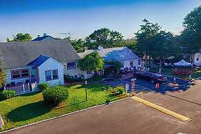 Baywatch Hotel & Marina