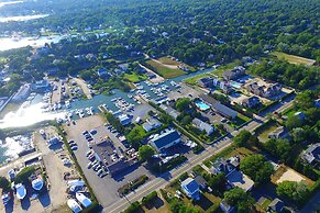 Baywatch Hotel & Marina