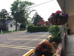 Baywatch Hotel & Marina