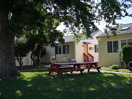 Baywatch Hotel & Marina