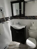 Baywatch Hotel & Marina