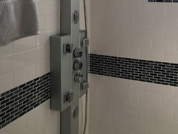 Baywatch Hotel & Marina