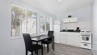 Baywatch Hotel & Marina