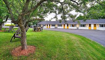 Picket Fence Motel