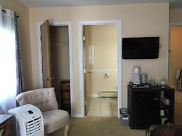 Williston Village Inn