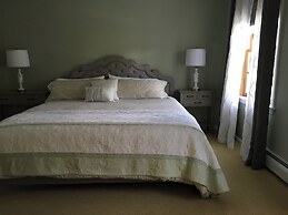 Williston Village Inn