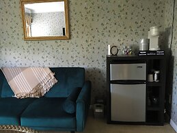 Williston Village Inn