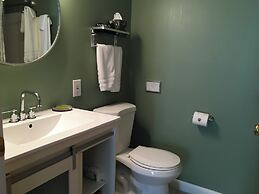 Williston Village Inn