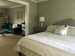 Williston Village Inn