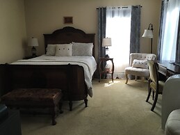 Williston Village Inn