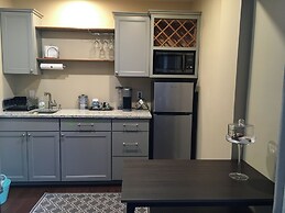 Williston Village Inn