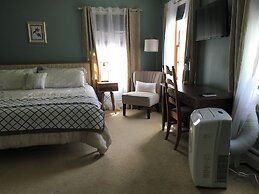 Williston Village Inn