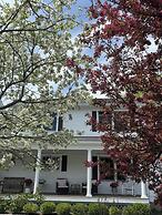 Williston Village Inn