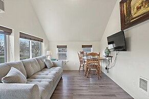 Maple Leaf Manor Suites