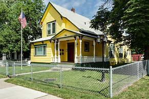 Maple Leaf Manor Suites