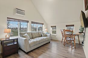 Maple Leaf Manor Suites