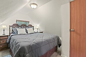 Maple Leaf Manor Suites