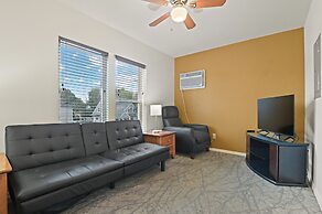 Maple Leaf Manor Suites