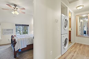 Maple Leaf Manor Suites